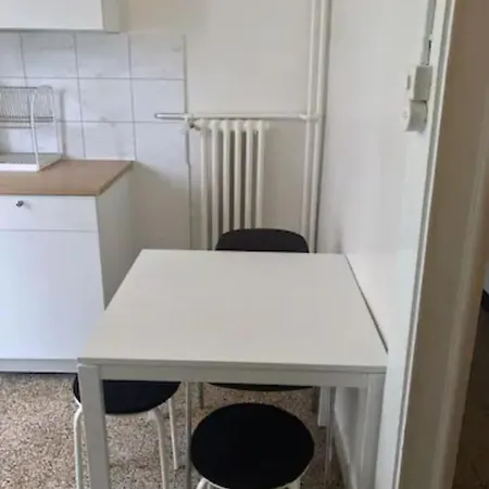 Chambre CHUV avec 1 salle de bain et 1 cuisine Lausanne