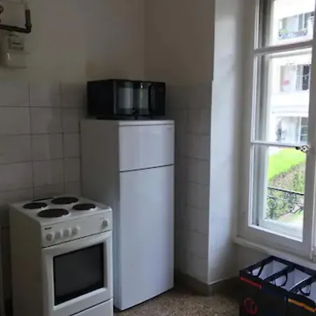 Chambre CHUV avec 1 salle de bain et 1 cuisine Maison d'hôtes *