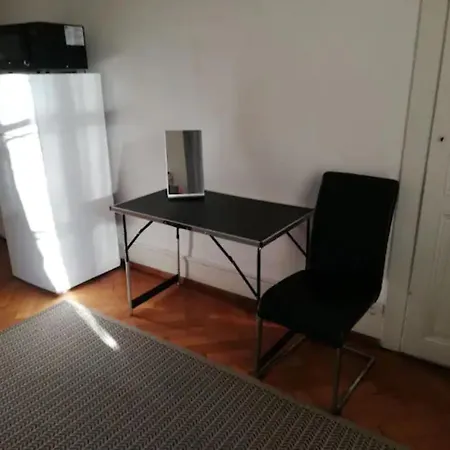 Chambre CHUV avec 1 salle de bain et 1 cuisine