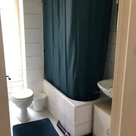 Chambre CHUV avec 1 salle de bain et 1 cuisine Lausanne